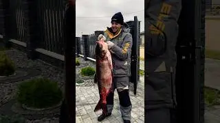 The fisherman returned home. Fishing. 