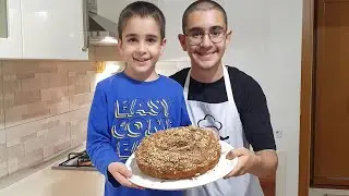 BUĞRA VE BERAT İLE BİRLİKTE CEVİZLİ ÇİKOLATALI KEK YAPTIK!!
