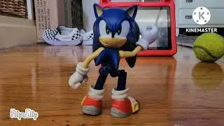 Sonic the Hedgehog plays Soccer