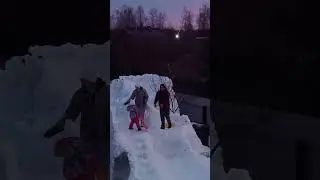 Танцы На Горке. #shorts