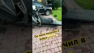 Купил пол снегохода😂😂😂 возможно он упал с горы…. Возможно на него напали злодеи😂