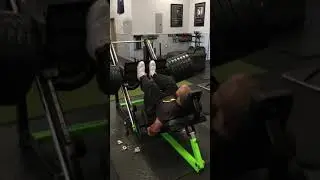 Leg press for quad sweep