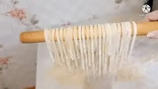 Домашняя лапша с помощью лапшерезки.