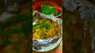 Запечённая курица с картошкой в духовке за 50 минут