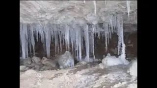 Красивый замёрзший водопад в Пещере Бохавуддина / Узбекистан / Frozen waterfalls of Uzbekistan