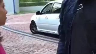 КАХА И ПОТЕРЯВШИЕСЯ ДЕВОЧКА / КАХА ПРИГЛЯДЫВАЕТ ЗА ДЕВОЧКОЙ