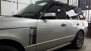 Оклейка Range Rover винилом  черный глянец (под панорамную крышу)