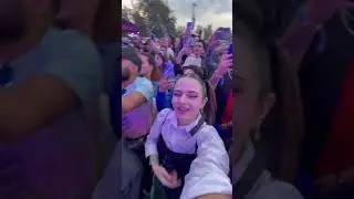 O meu primeiro show da Emília Mernes! 🥹