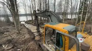 Делаем красивую дорогу у озера на экскаваторе Вольво!
