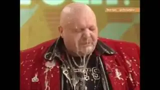 Стас Барецкий порвал 40 банок. Stas Baretskiy  teared 40 cans apart