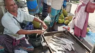 মাছ ৭০ টাকা কেজি চাঁদ আলী বাজার কয়রা খুলনা এখানে সকল ধরনের মাছ পাওয়া যায় ।