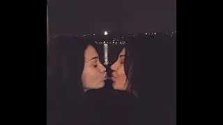 Tuvana Türkay  Annesini Dudağından Öptüğü Videoyu Instragram Hesabından Paylaştı