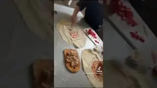 Дони мен Азиз донер дайындауда