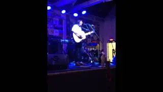 Low Roar - EASY WAY OUT(solo)