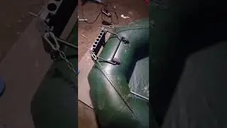 транец НА лодку ПВХ , укрепил цепями ЧТОБЫ мотор не ЗАТЯГИВАЛО ПОД лодку