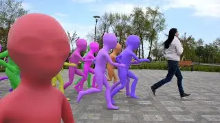 Crowd City in Real Life Pacman Faced with Aliens