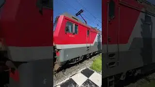 2эс6 с товарным поездом