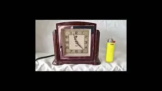 Art Deco Bakelite English Smith Sectric Electric Mantel Shelf Clock.