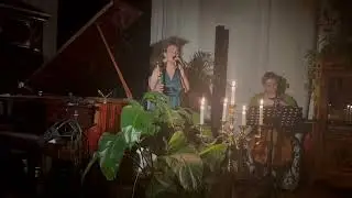 Фрагмент концерта-погружения Лины Герц в темноте