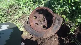 CASTING DROP! A TON OF METAL IN THE OAK GROVE! AGRICULTURAL MACHINERY PARKING LOT! Metal digging