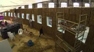 Mediamatic bouwt een strohut