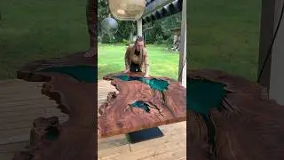 Стол из смолы и карагача был сделан на заказ, как вам масштаб? #смола #эпоксиднаясмола #столы #слэб