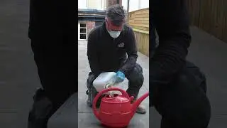How to clean your outdoor paving slabs and tiles! 👆🏻 #shorts #garden #cleaning