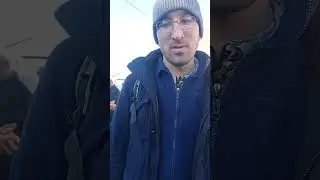 Приехал на работу из деревни.