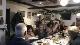 нам песня строить и жить помогает
