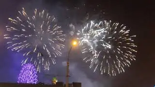 НОВОГОДНИЙ САЛЮТ НА НАБЕРЕЖНОЙ НОВОСИБИРСК