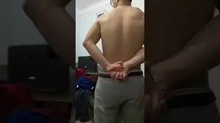 Je vous montre mes muscles
