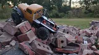 THE BEST BUDGET-FRIENDLY 1/10 FMS,RC TRUCK CRAWLER YOU CAN GET. ONLY $250 & WORTH EVERY PENNY.