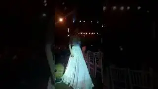 Anushka Sharma And Shahrukh Khan Walk The Ramp At Mijwan Summer 2017 Show | SRK | Anushka