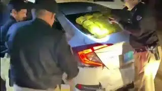Pak army personnel caught smuggling heroin (chars)