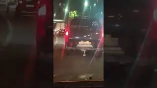 кто понял жизнь, тот больше не смеётся.у мужика большие яйца😃