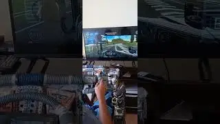 Dirigindo Truck world simulator 2024.Muitissimo obrigado valeu.