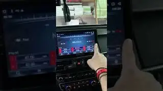 Штатная магнитола Kia Optima с заводским круговым обзором