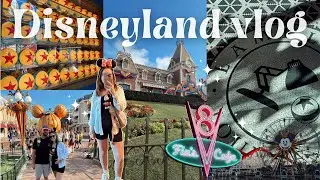 DISNEYLAND VLOG ✨🏰 day 1! first time to Disneyland, fall decor, Lamplight Lounge, & World of Color!