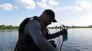 Самый экономичный  режим на моторе 9.9 держим режим 25 км ч ТЕСТ