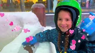 Ruby and Bonnie Fun Day at Indoor Snow Park Rides