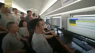 Китайский сверхскоростной поезд.