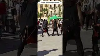 Уличные барабанщицы в Валенсии 