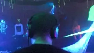 Jphelpz throwing down at Jungle Boogie 2013