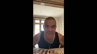 Robbie Williams — Coronaoke LIVE: Eurythmics — Sweet Dreams (Are Made Of This) (08.04.20)