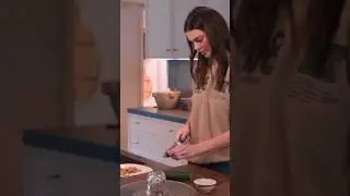 Kandell Jenner cutting cucumber #makeup #celebrity #kandelljenner #karlaButterfly