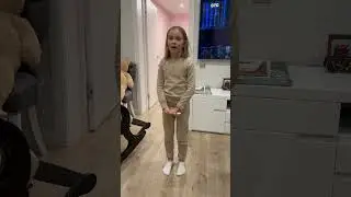 АЛИСА ПОЕТ AMERICAN BOY💥КТО ПОМНИТ ТАКУЮ ПЕСНЮ? #shorts