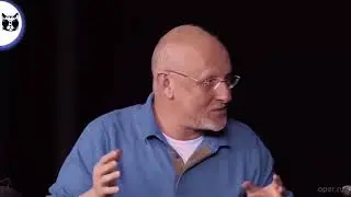 Хитрит, выгадывает, в жопу нырнёт из пизды выглядывает