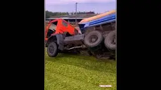 Камаз упал на бок. #большегруз #daf #дальнобой