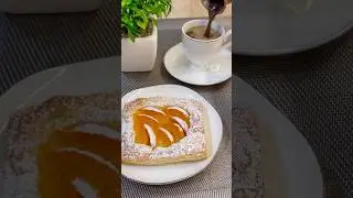 Прекрасное настроение на целый день! Слойки с фруктами и ягодами.🔸Perfect breakfast.