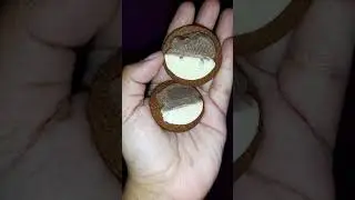 Trakinas meio a meio chocolate branco e preto.